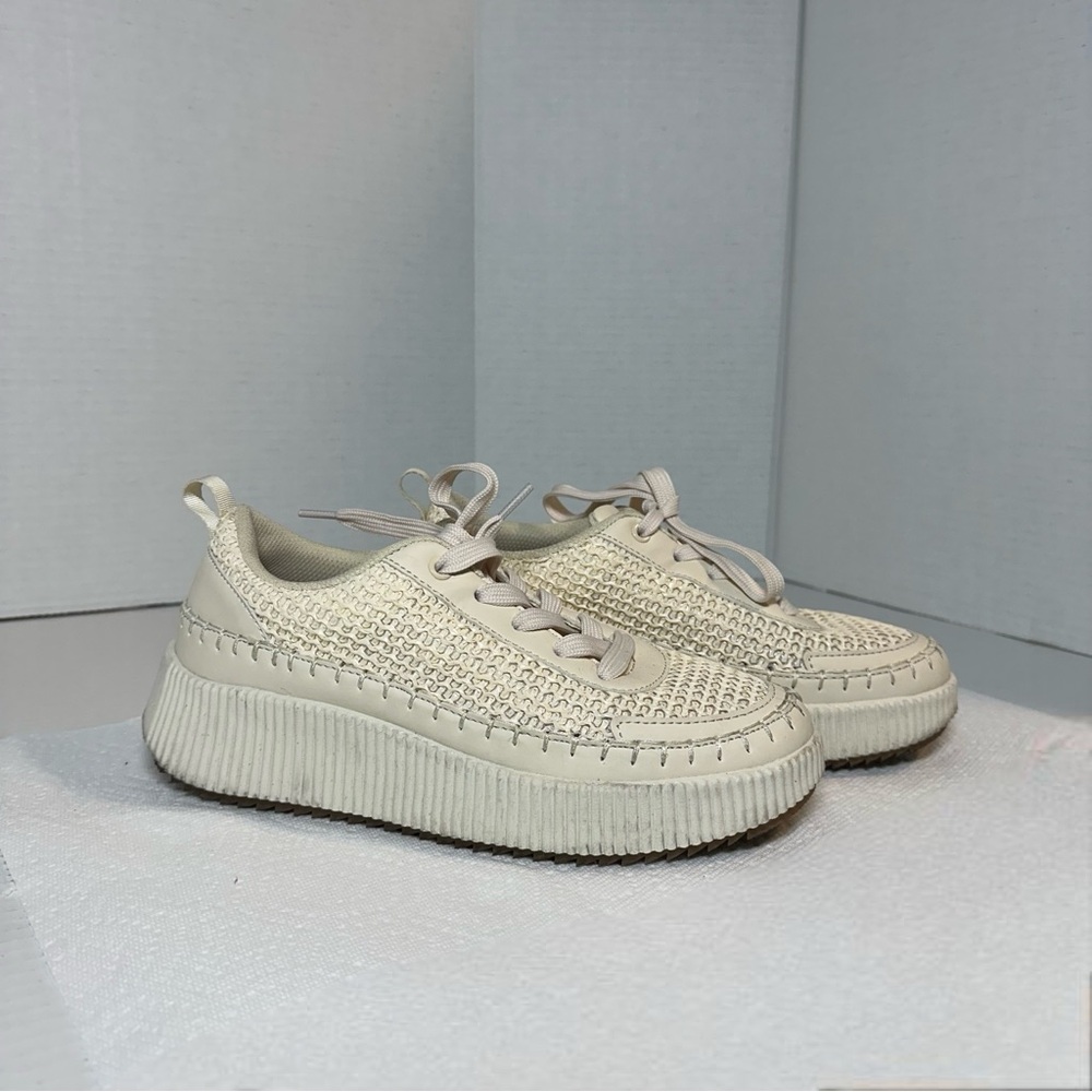 Lucky step | size 7 | wicker tennis shoes